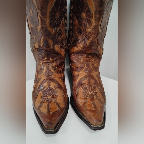 VINTAGE HANDTOOLED LEATHER COWBOY BOOTS - Picture 12 of 13